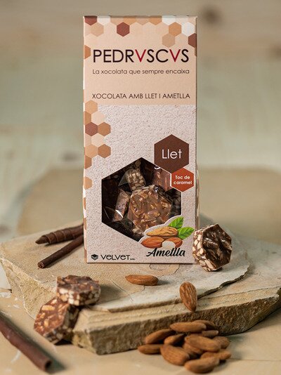 PEDRVSCVS xocolata amb llet i ametlla